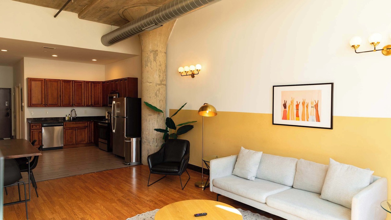 Photo of Livingroom in West Poplar