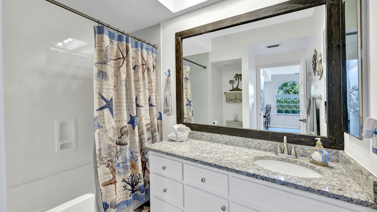 Photo of Bathroom in Caloosahatchee
