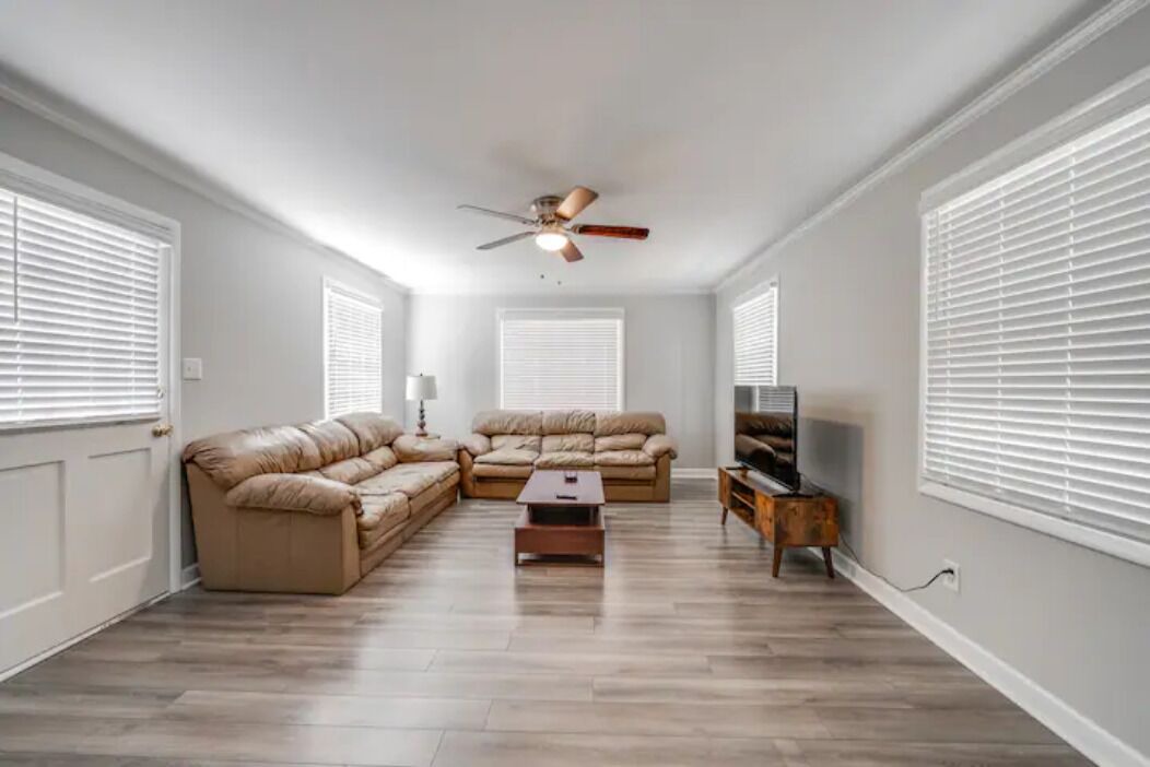 Photo of Livingroom in North Raleigh