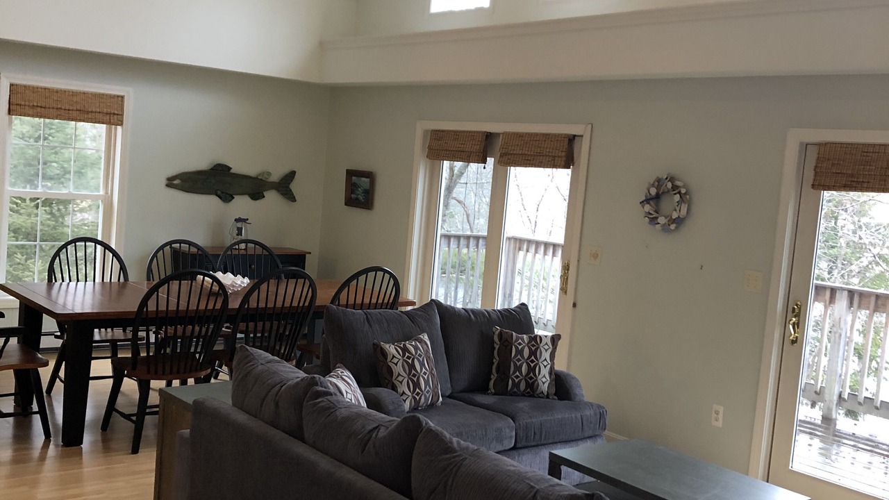 Photo of Livingroom in Surry
