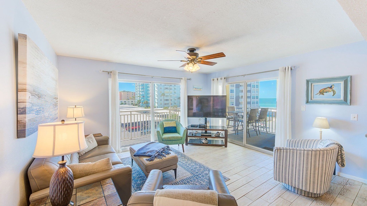 Photo of Livingroom in Redington Shores