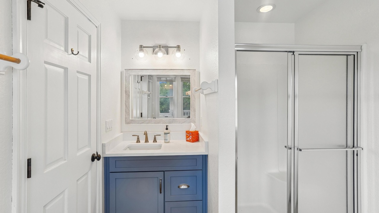 Photo of Bathroom in Whalehead Beach