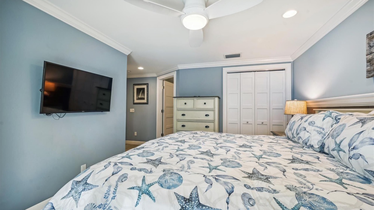 Photo of Bedroom in Holmes Beach