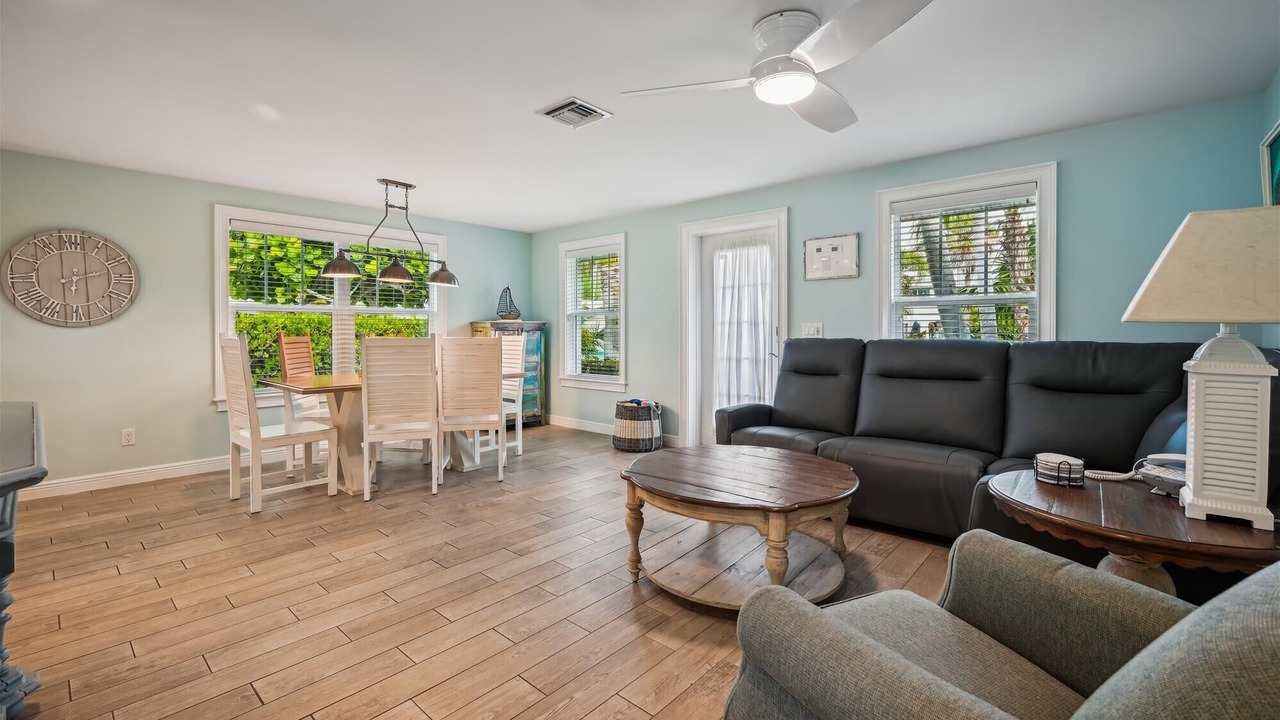 Photo of Livingroom in Holmes Beach