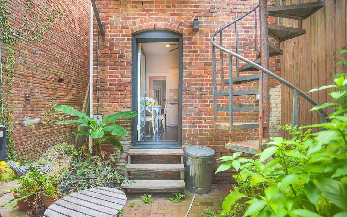Photo of Outdoor in Savannah Victorian District