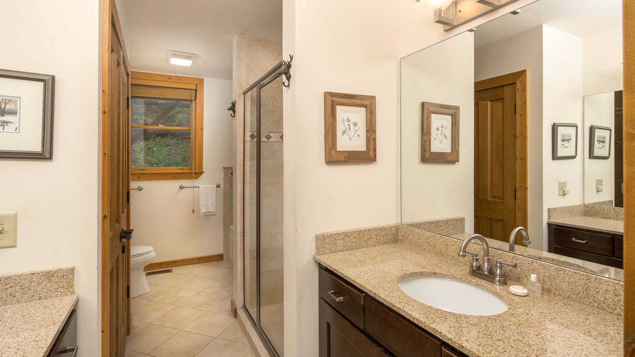 Photo of Bathroom in Seven Devils