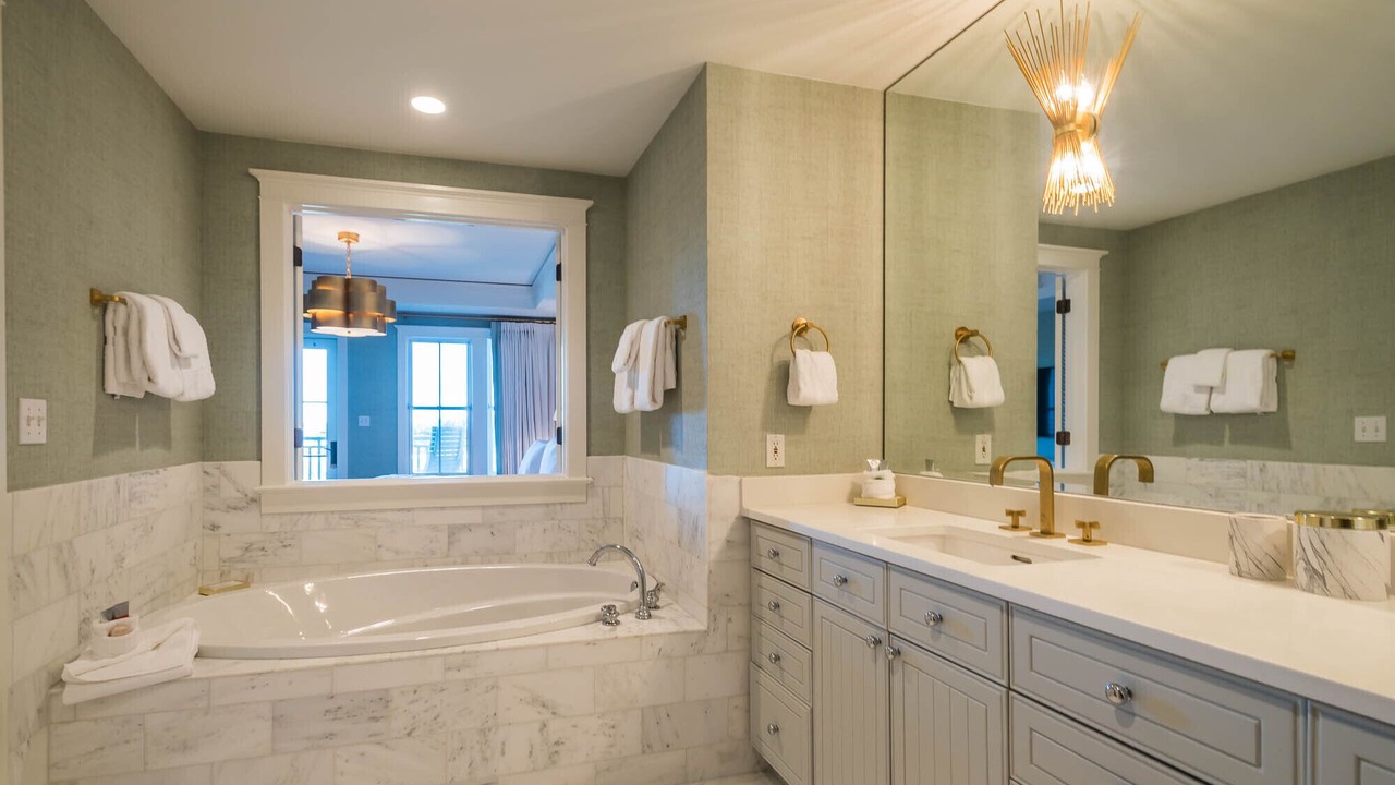Photo of Bathroom in Gulf District