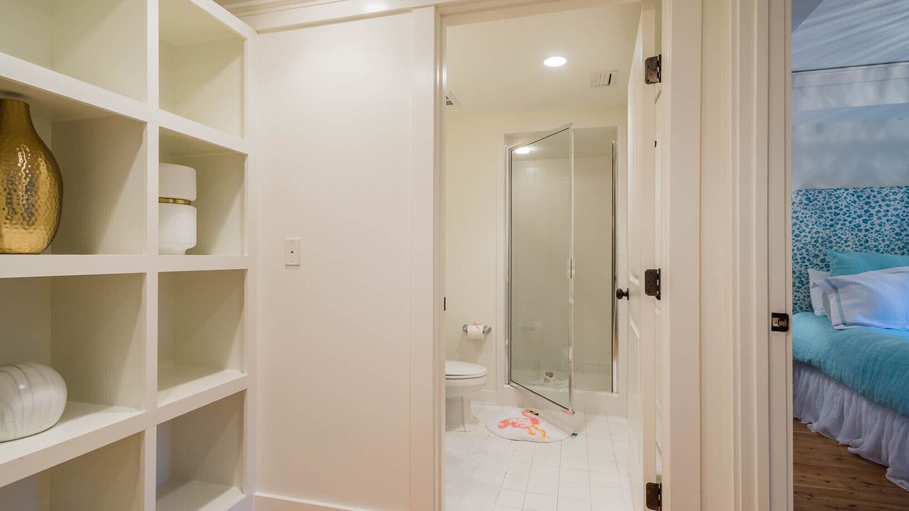 Photo of Bathroom in Gulf District