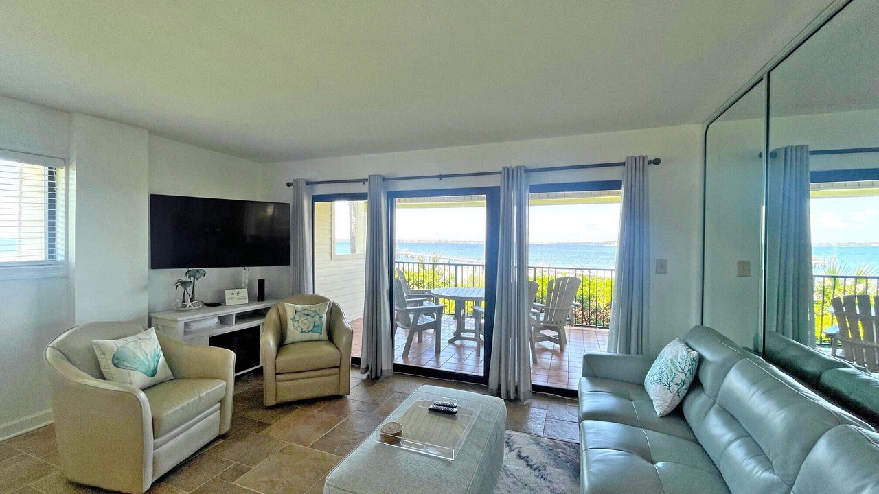 Photo of Livingroom in Pensacola Beach