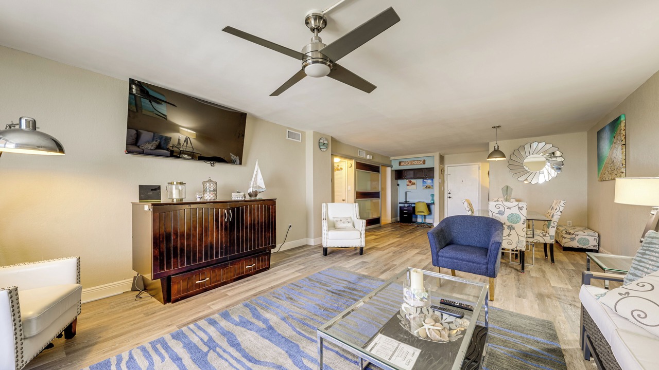 Photo of Livingroom in Hollywood South Central Beach