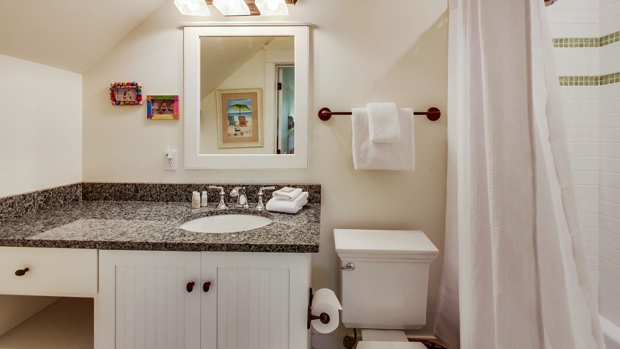 Photo of Bathroom in Forest District