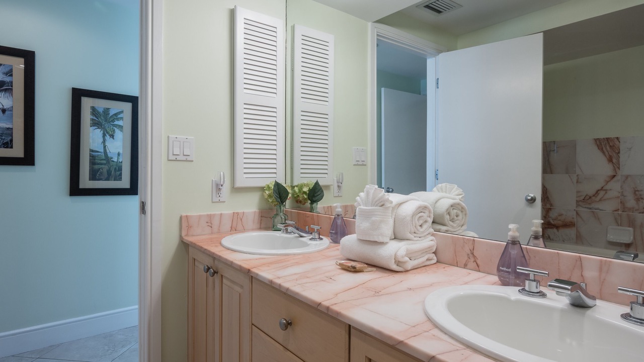 Photo of Bathroom in Truman Annex