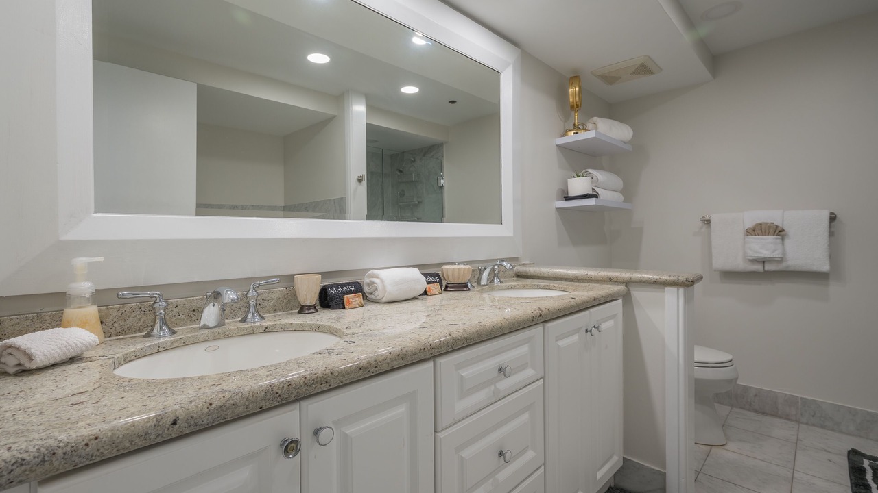 Photo of Bathroom in Truman Annex