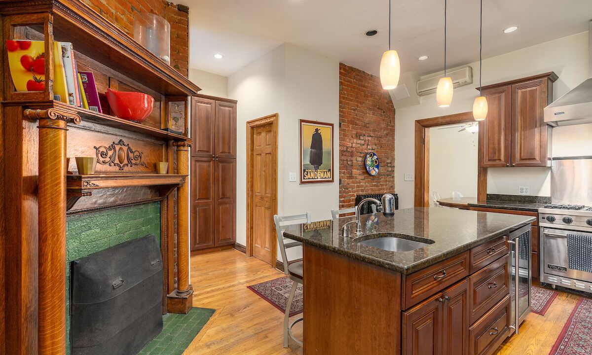 Photo of Livingroom in Adams Morgan