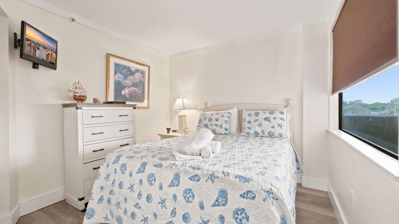 Photo of Bedroom in Crescent Beach