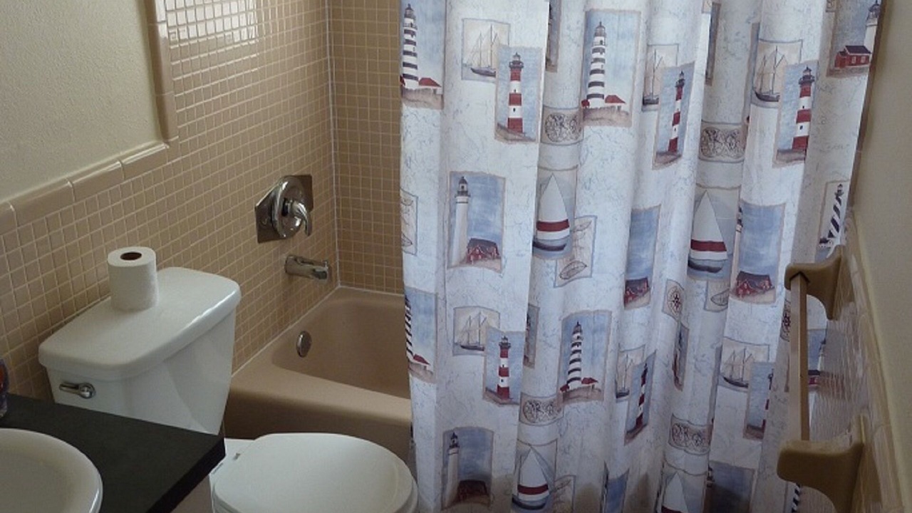 Photo of Bathroom in Caloosahatchee