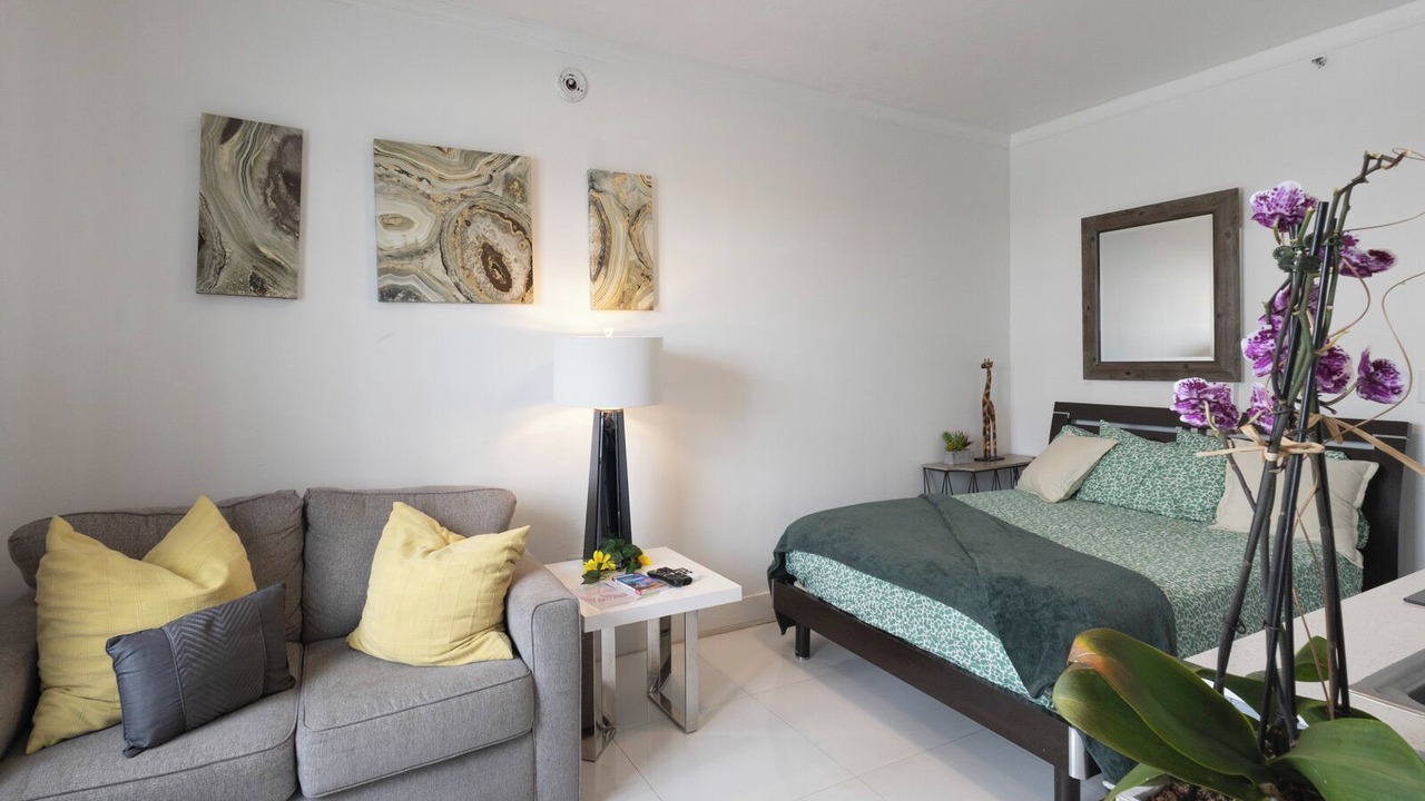 Photo of Bedroom in South Pointe