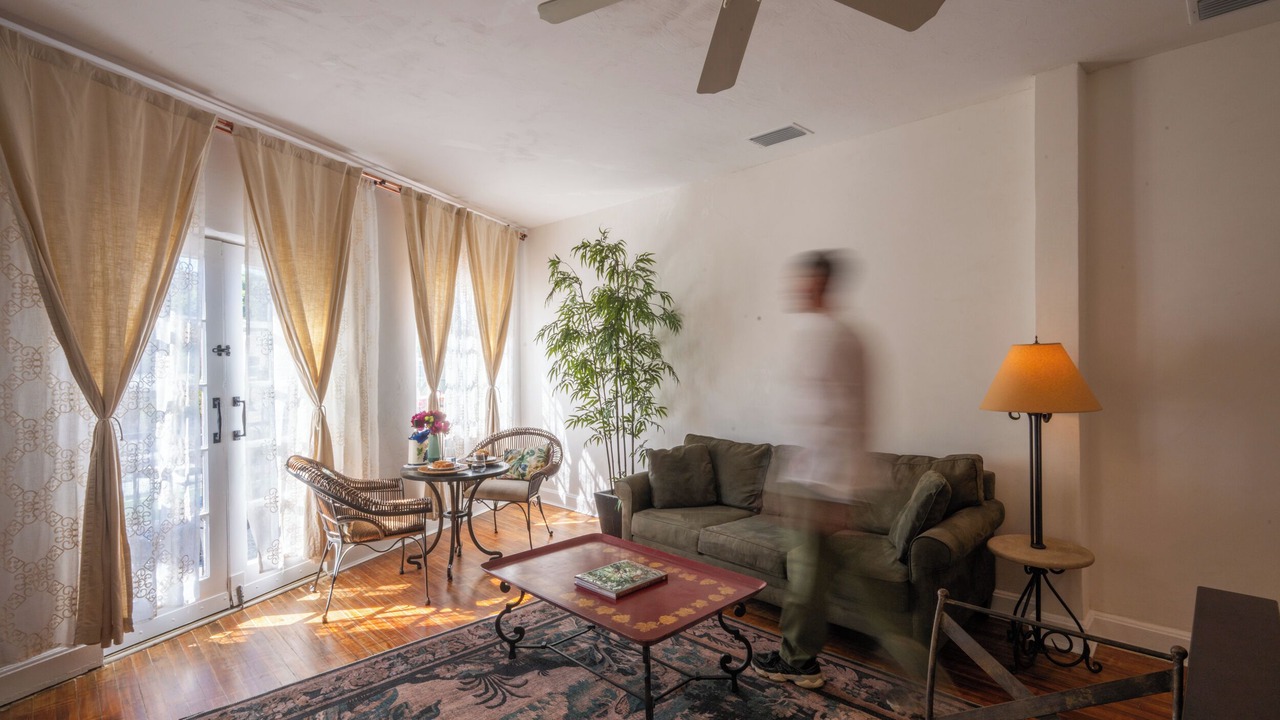 Photo of Livingroom in Burns Square
