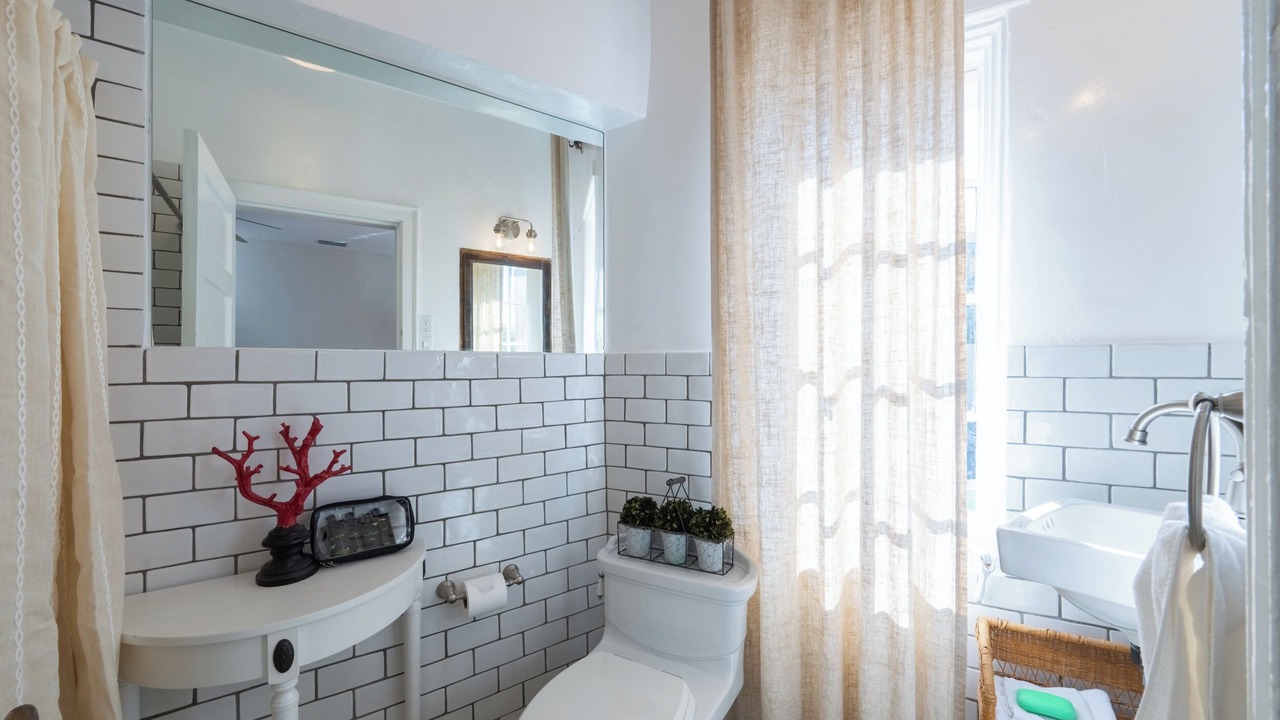 Photo of Bathroom in Burns Square