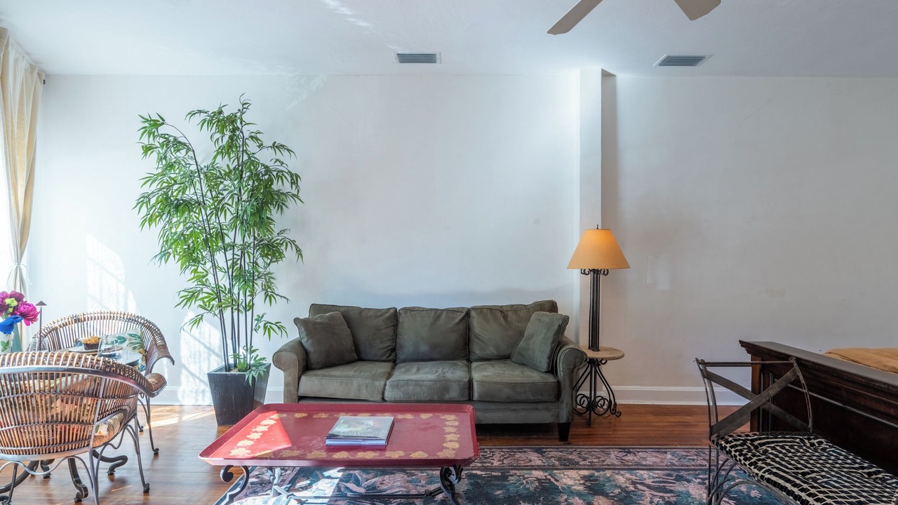 Photo of Livingroom in Burns Square