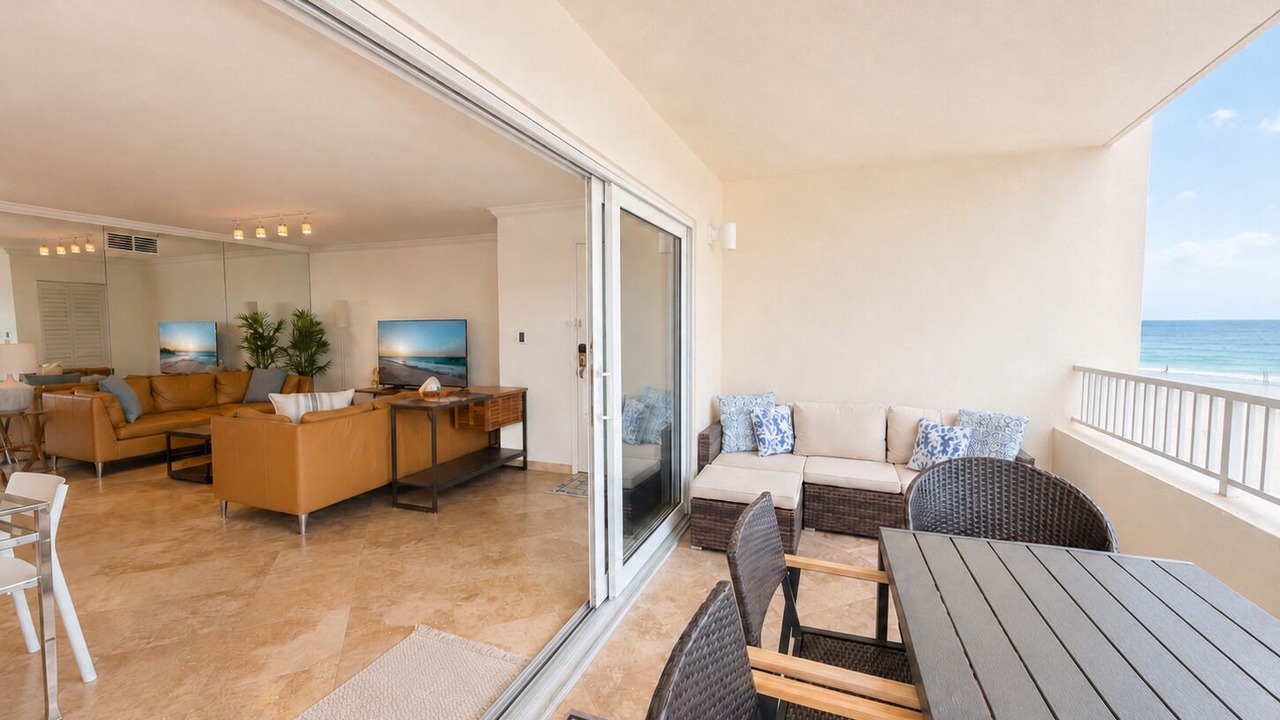 Photo of Livingroom in Bradenton Beach