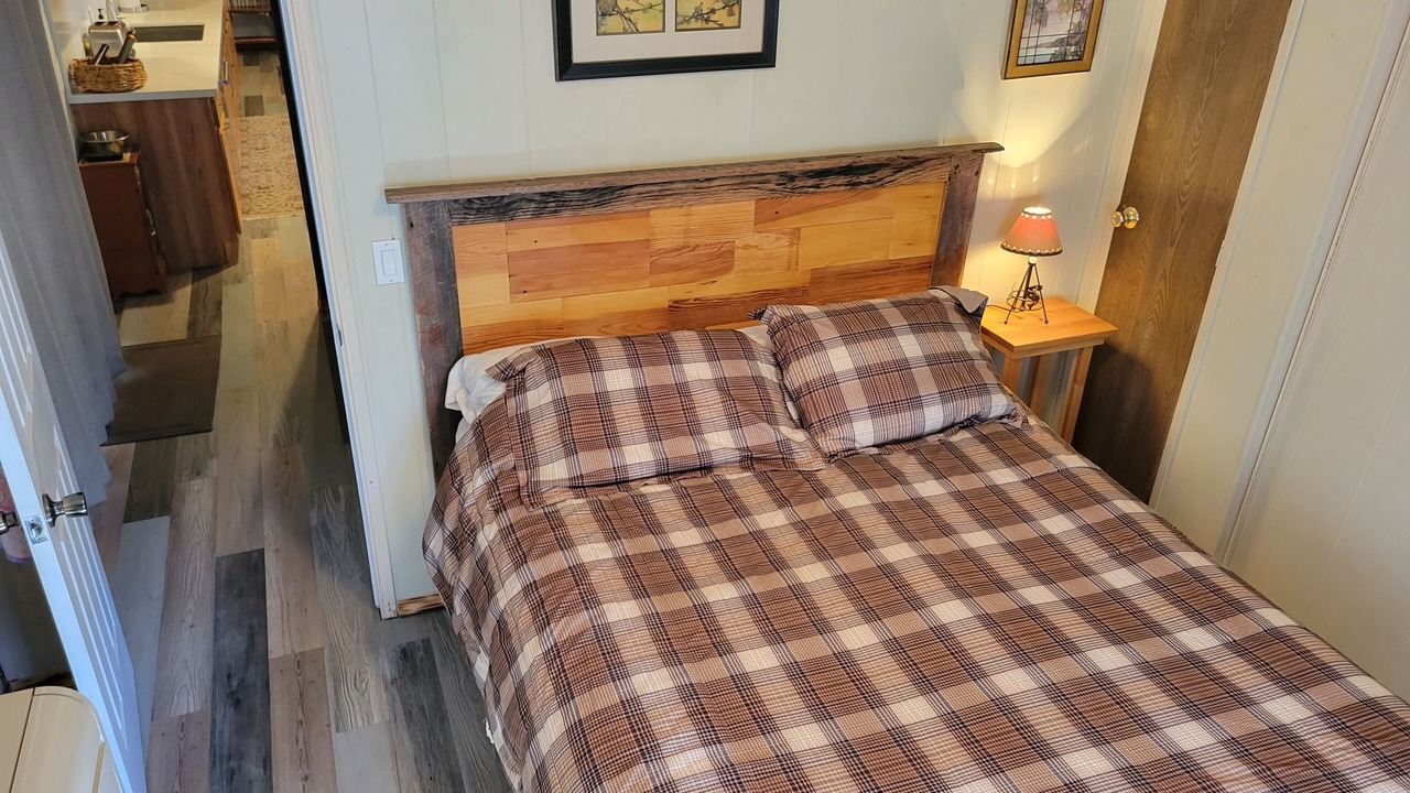 Photo of Bedroom in Pine
