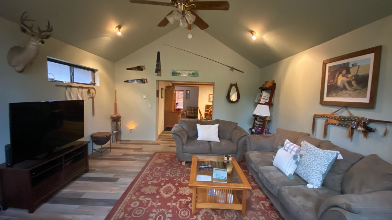 Photo of Livingroom in Pine