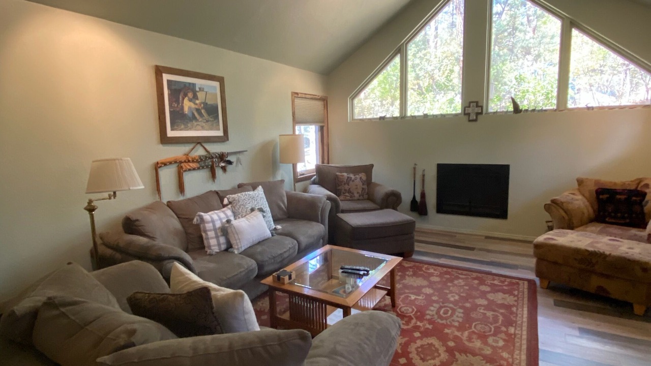 Photo of Livingroom in Pine