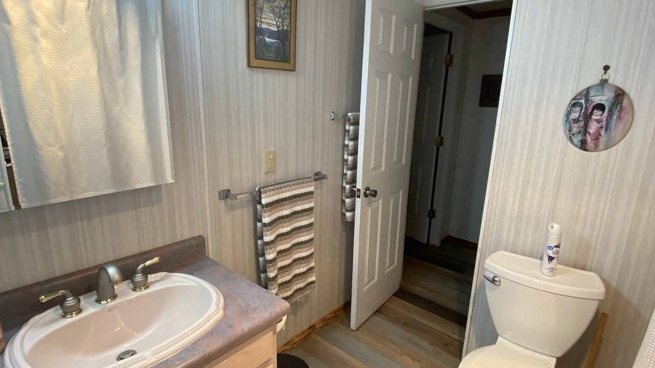 Photo of Bathroom in Pine