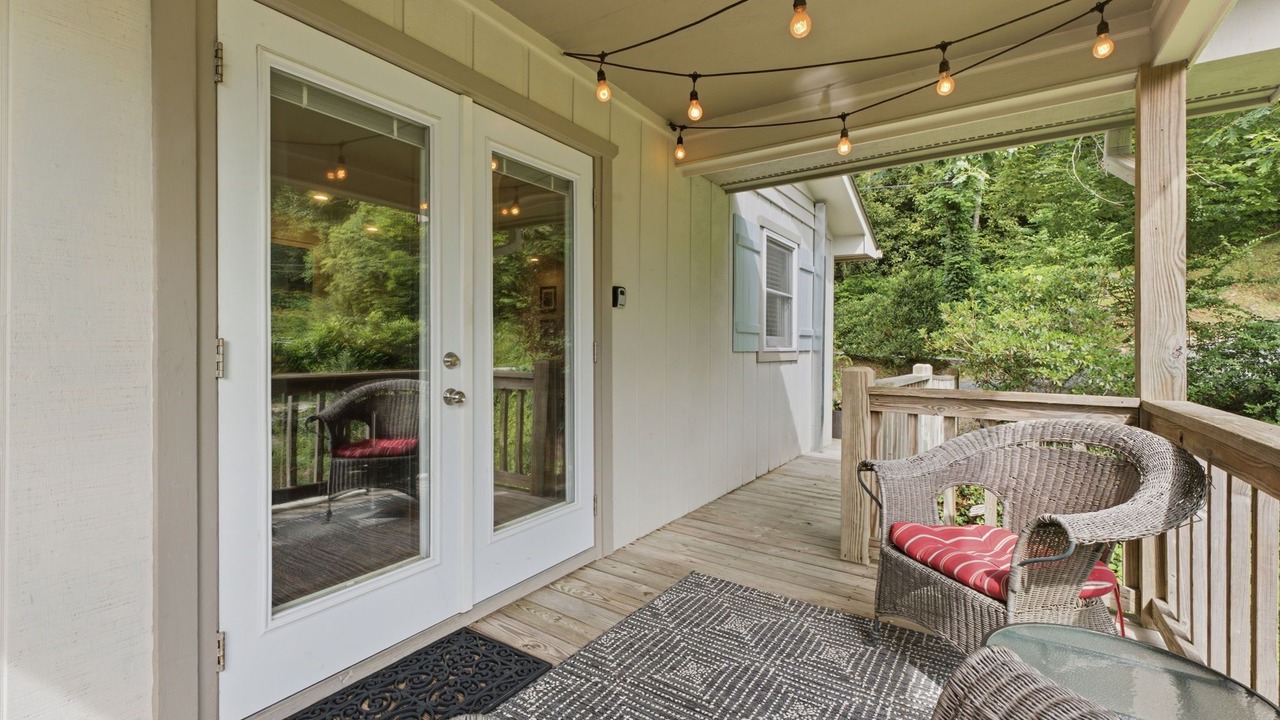 Photo of Patio Balcony in Mirror Lake