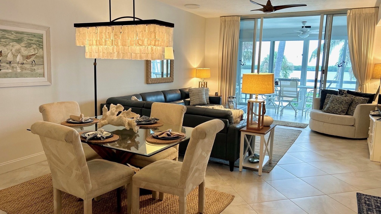 Photo of Livingroom in Whitney Beach