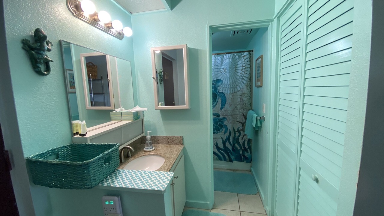 Photo of Bathroom in Historic Kailua Village