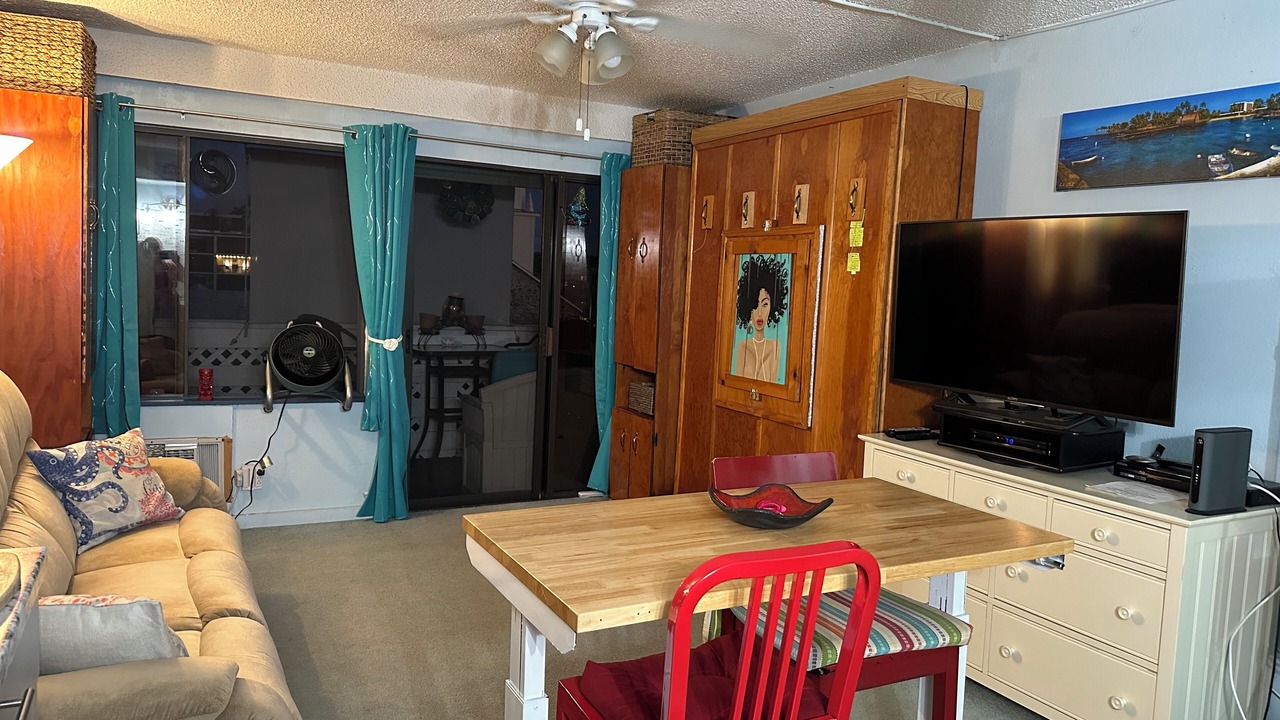 Photo of Livingroom in Historic Kailua Village