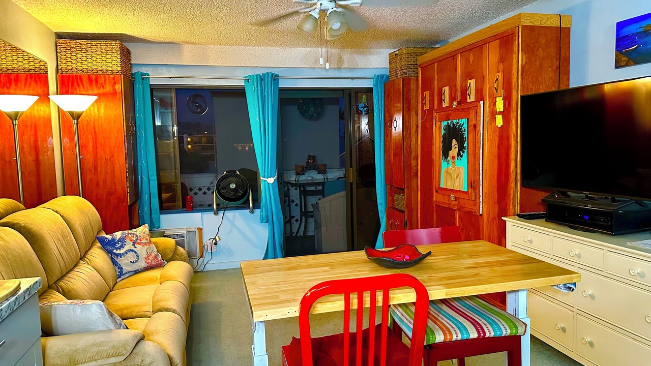 Photo of Livingroom in Historic Kailua Village