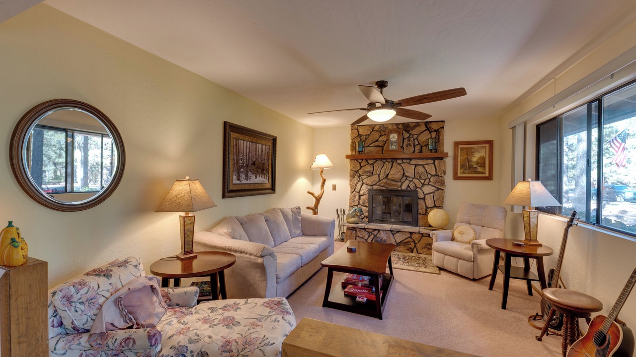 Photo of Livingroom in Pinetop
