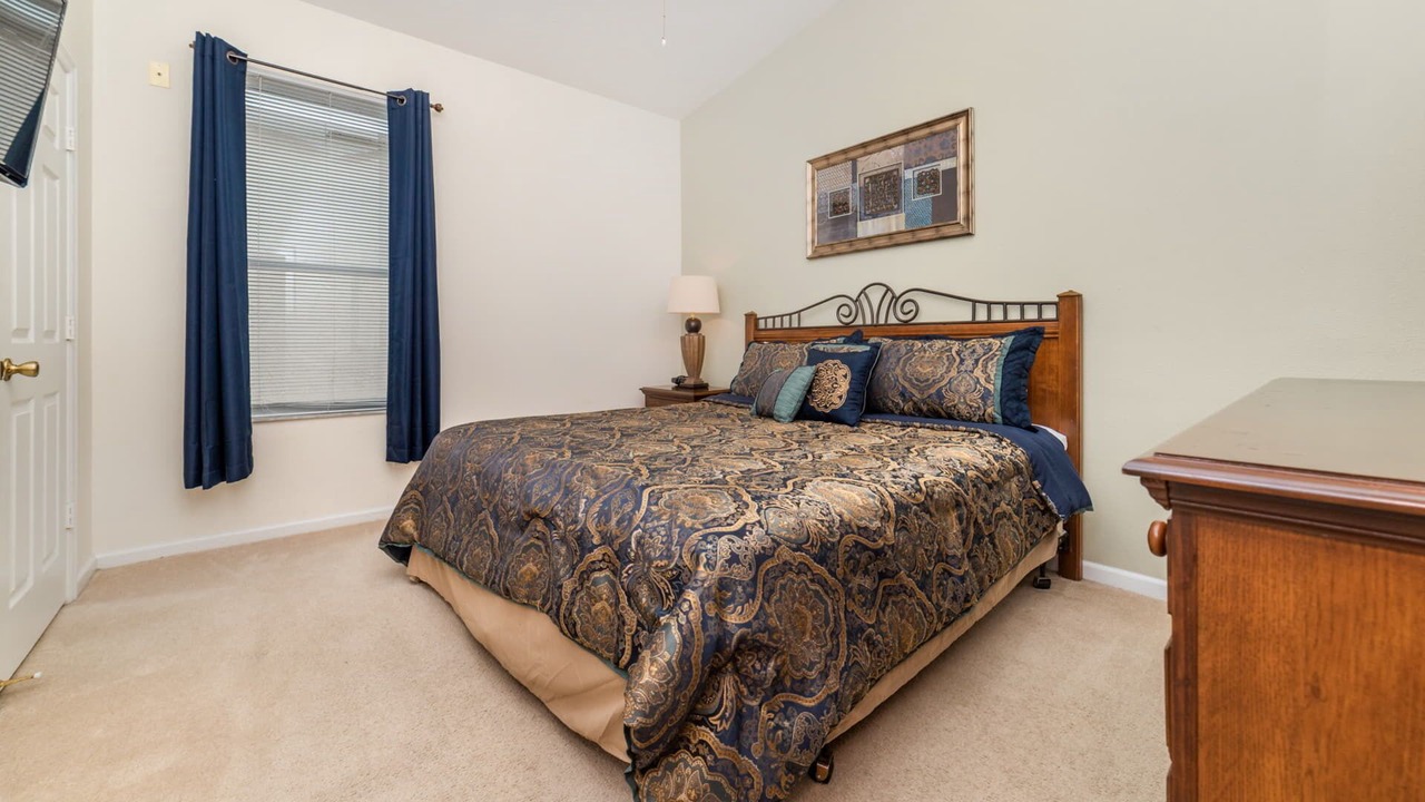 Photo of Bedroom in Windsor Palms