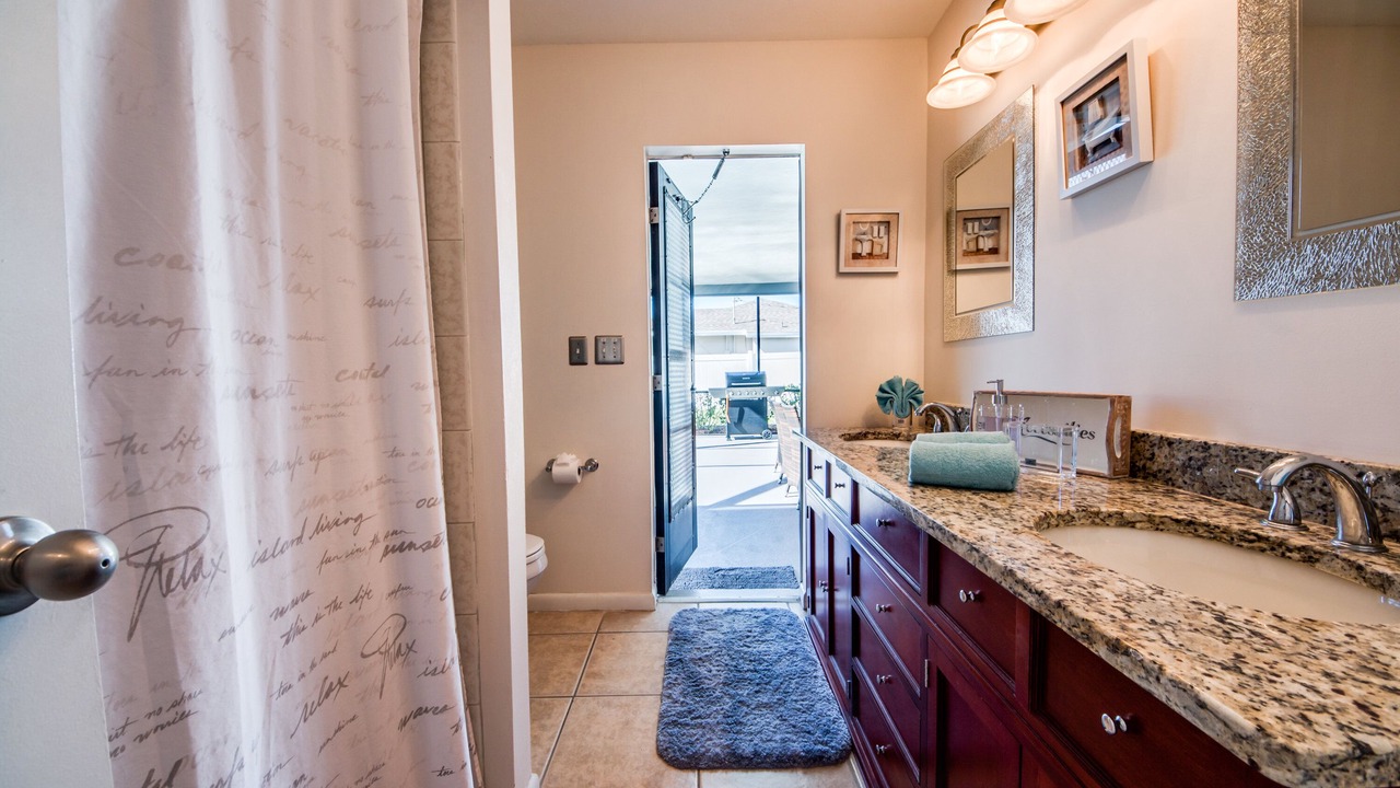 Photo of Bathroom in Caloosahatchee