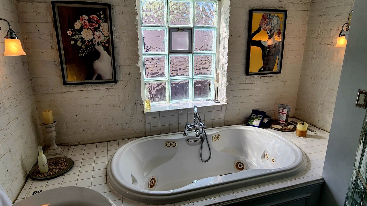 Photo of Bathroom in Logan Square
