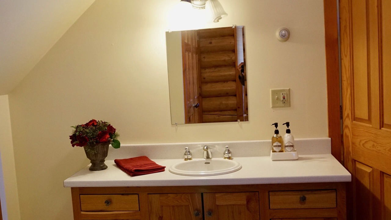 Photo of Bathroom in Warren