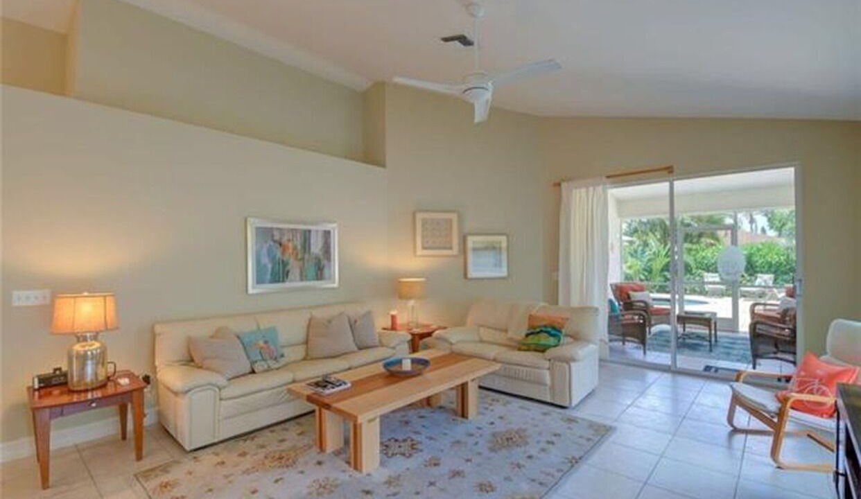 Photo of Livingroom in Naples Park