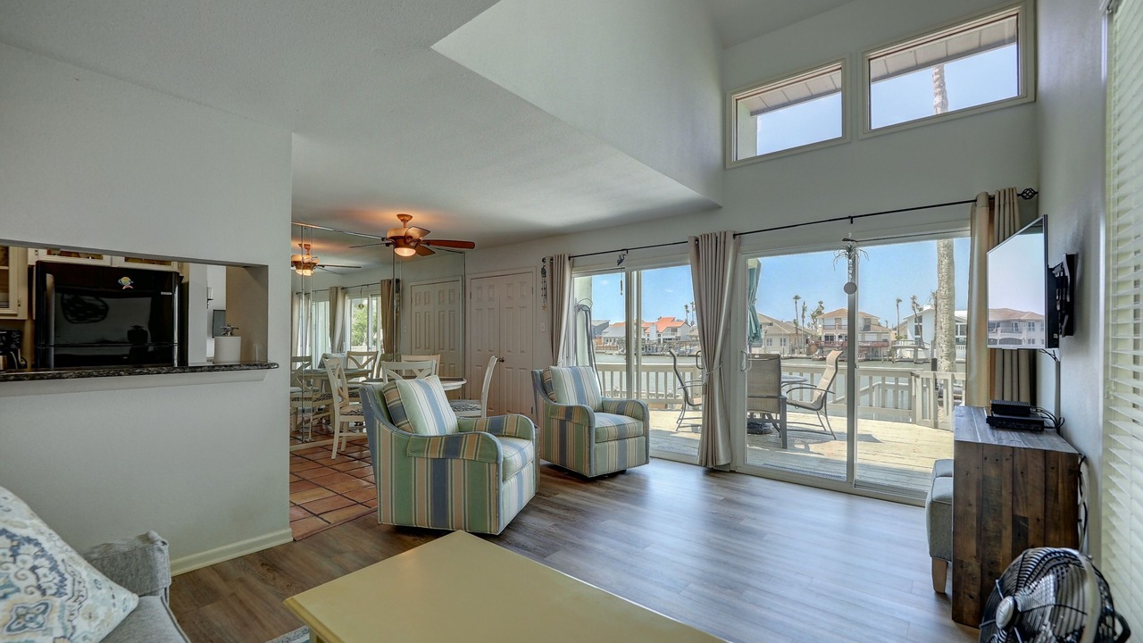 Photo of Livingroom in Corpus Christi