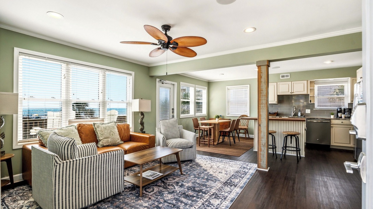 Photo of Livingroom in Cherry Grove Beach