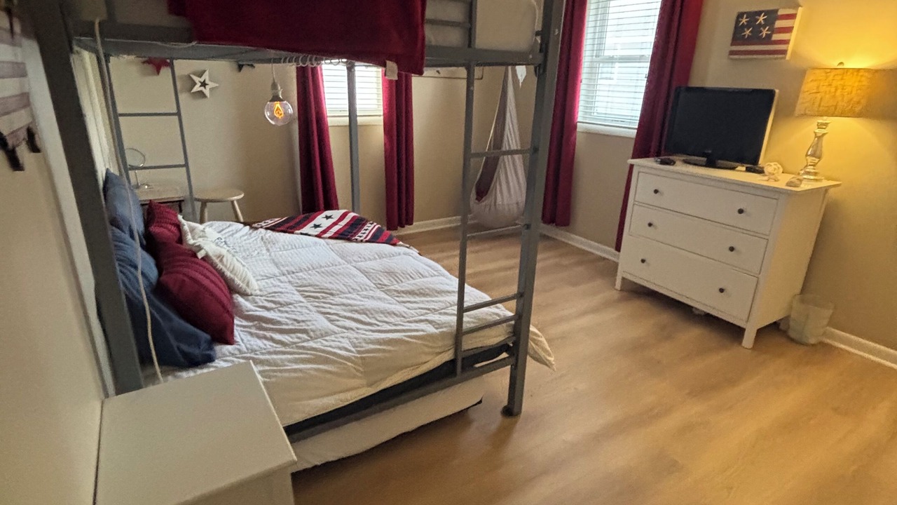 Photo of Bedroom in Townsend's Inlet