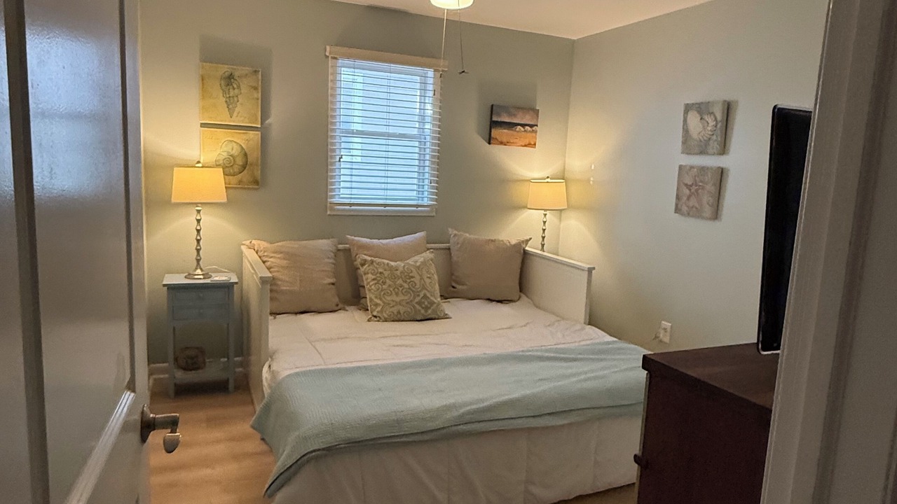 Photo of Bedroom in Townsend's Inlet