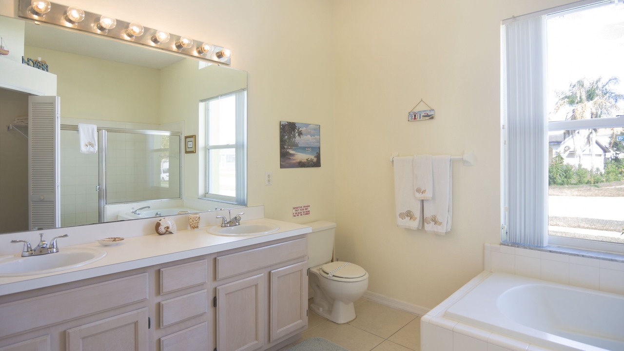 Photo of Bathroom in Lindfields