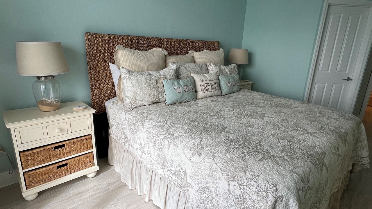 Photo of Bedroom in Miramar Beach