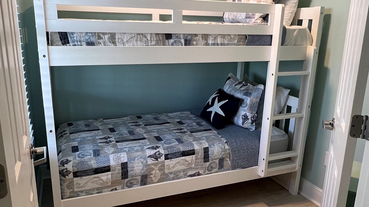 Photo of Bedroom in Miramar Beach