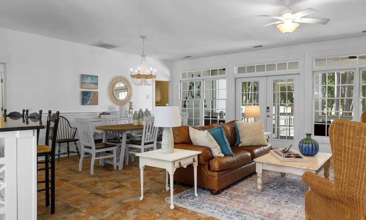 Photo of Livingroom in Melrose on the Beach