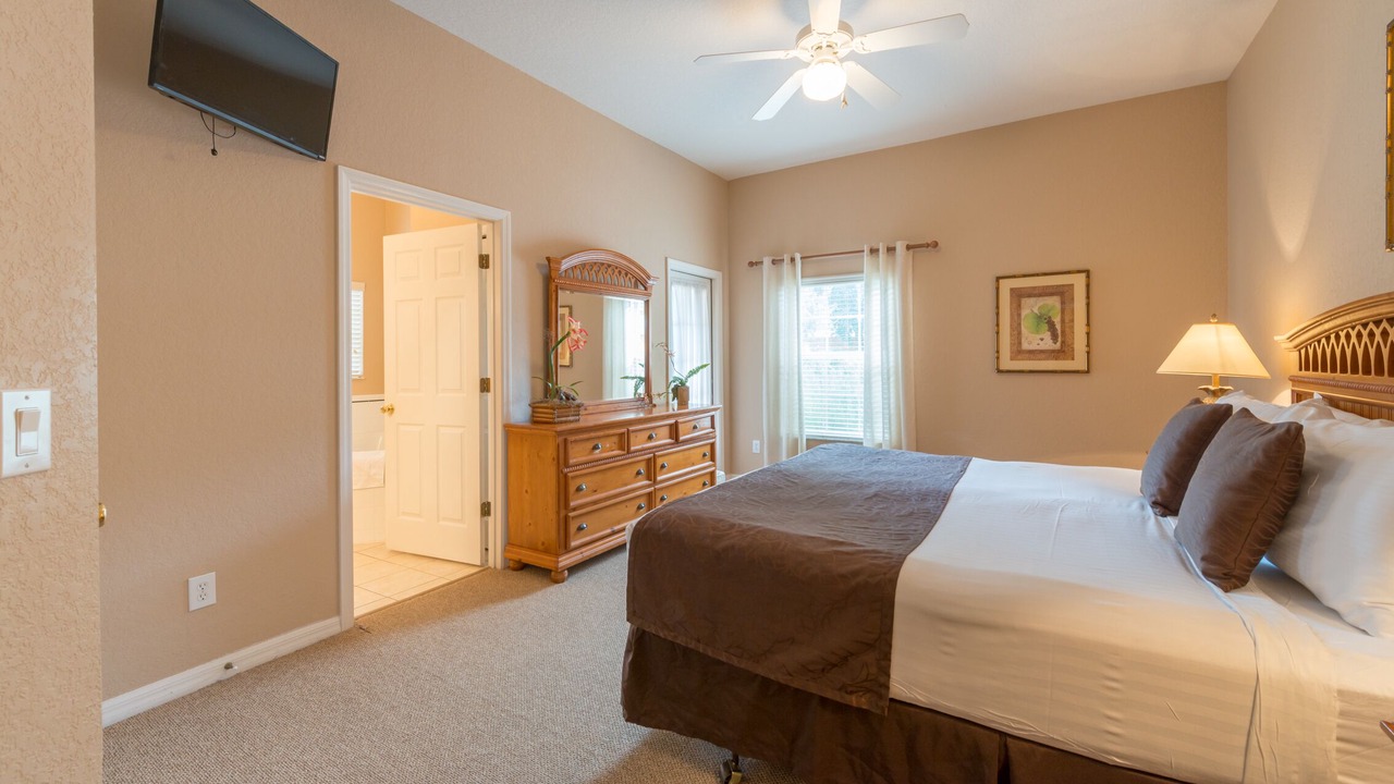Photo of Bedroom in Bahama Bay