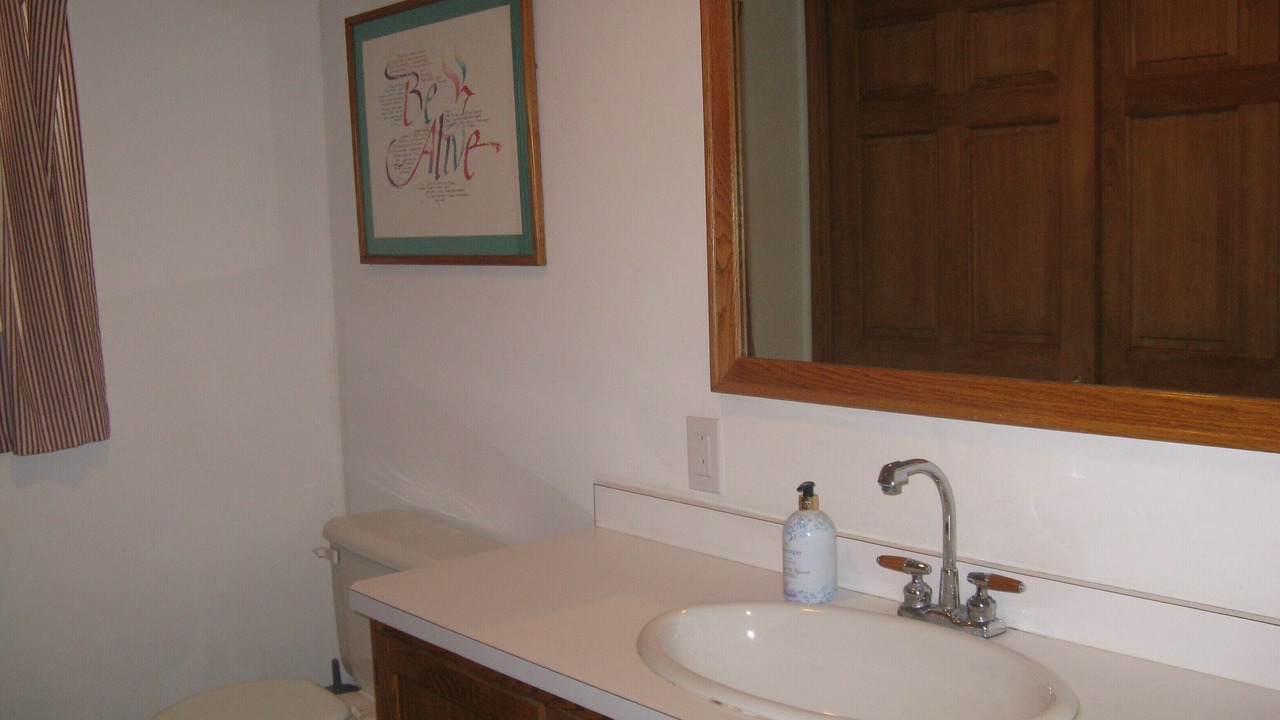 Photo of Bathroom in Putnam Station